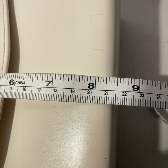 Daniel Ames Elegant White Crossbody Bag with tortoiseshell accents - Picture 5 of 9